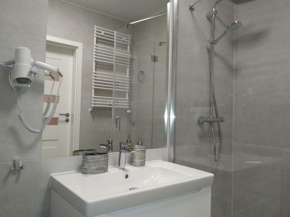 Apartament Z Wellness Nadmorskie Tarasy Kolobrzeg Bagian luar foto